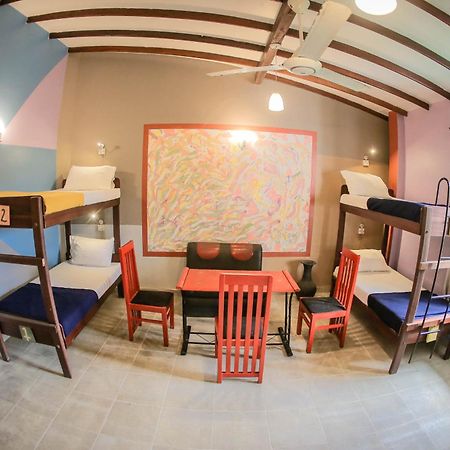 Funk Bunk - Mount View Lodge แคนดี้ ภายนอก รูปภาพ