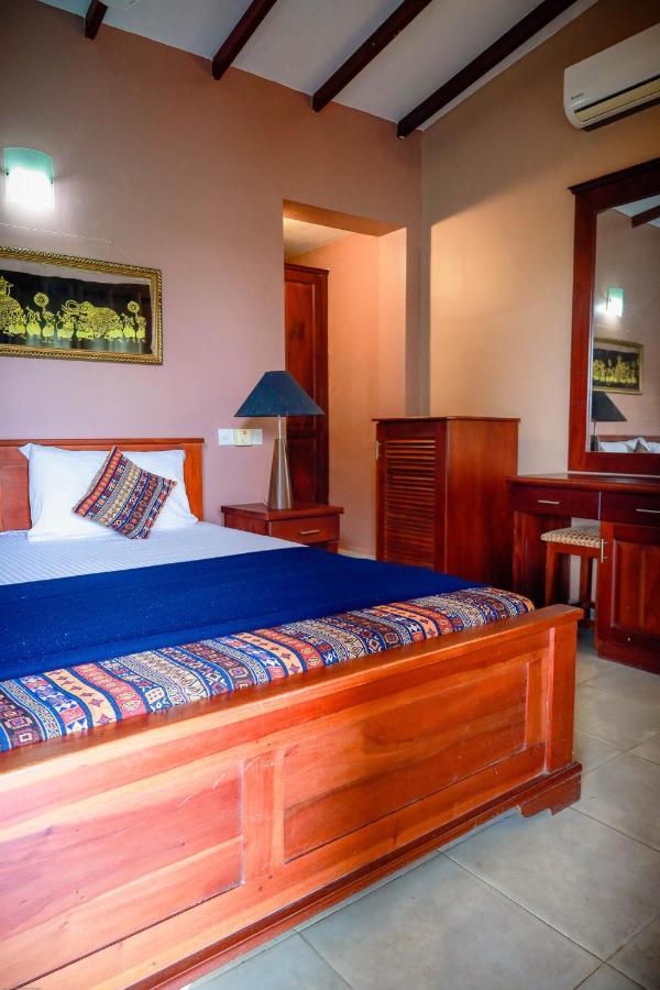 Funk Bunk - Mount View Lodge แคนดี้ ภายนอก รูปภาพ