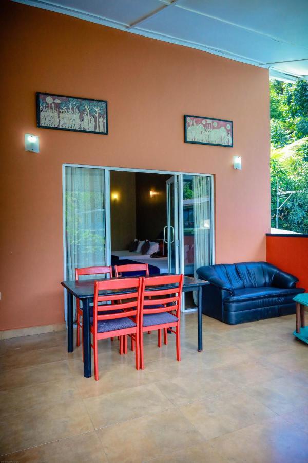 Funk Bunk - Mount View Lodge แคนดี้ ภายนอก รูปภาพ